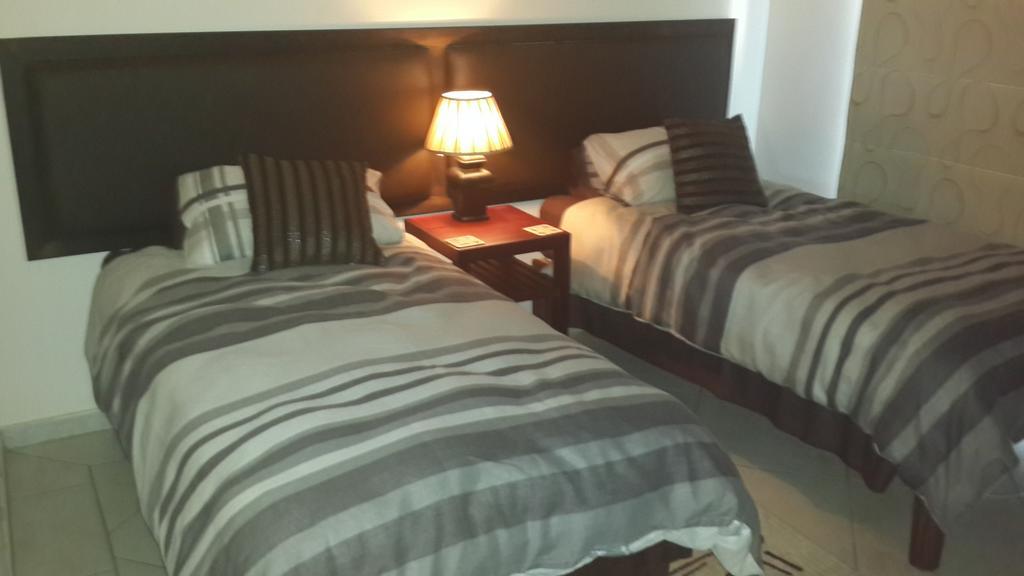 Magaliqua Guest House Noordheuwel Pokoj fotografie